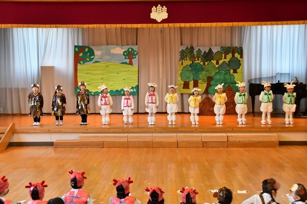 年少ゆり組 歌「せかいじゅうのこどもたちが」